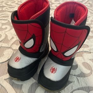 Toddler boy 5/6 Spider-Man snow boots. Like new.